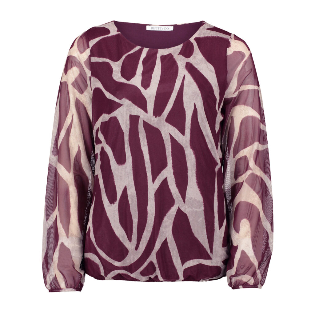 Betty & Co Shirt mit abstraktem Print in Bordeaux und Rosé, transparente Mesh-Ärmel, freigestellt auf weißem Hintergrund