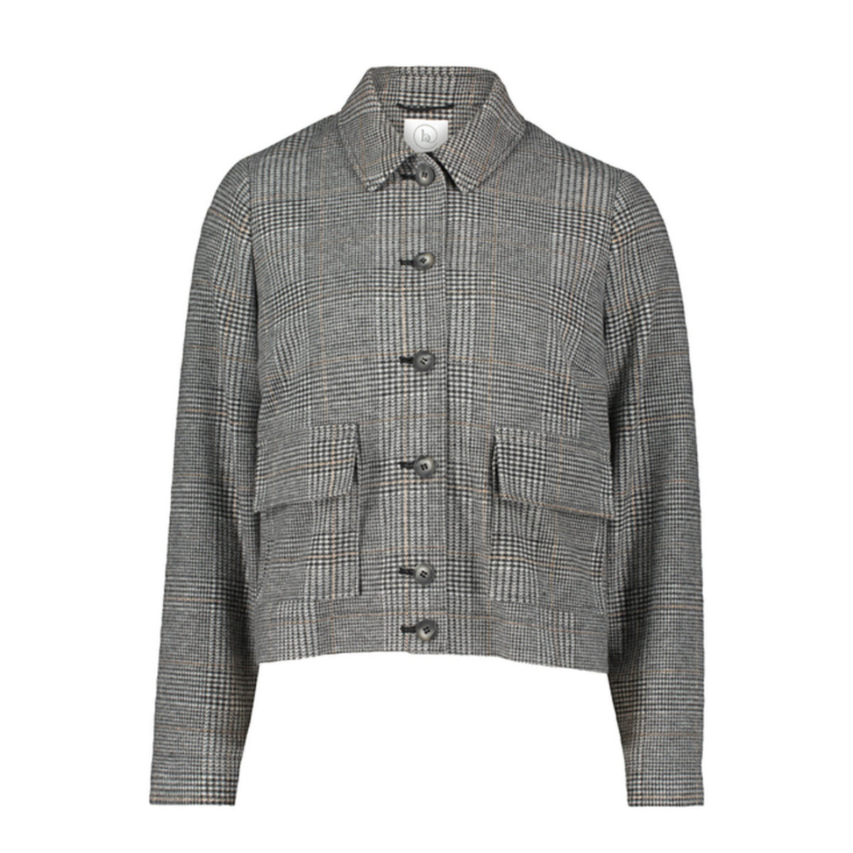 Betty & Co Blazer in Grau mit Karomuster, Hemdkragen, Knopfleiste und Klappentaschen, freigestellt auf weißem Hintergrund