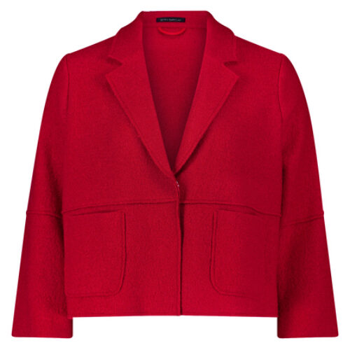 Roter Betty Barclay Blazer mit Reverskragen, 3/4-Arm und aufgesetzten Taschen, freigestellt auf weißem Hintergrund